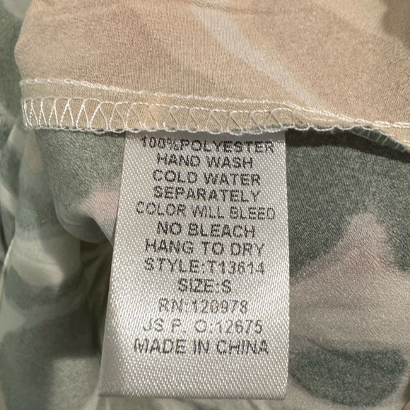 Entro Off-The-Shoulder Blouse, Bell Sleeves, Multi Color Sage/Tan/Cream, Small - Picture 6 of 8